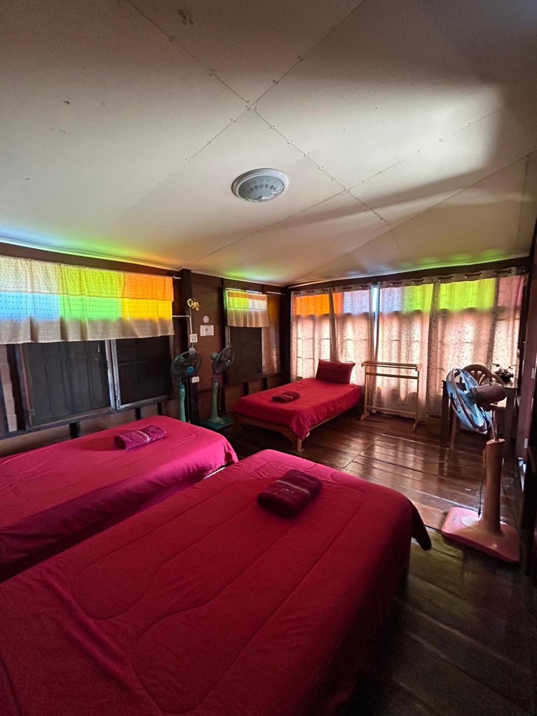 Baan Are Gong Riverside Homestay Пра Након Си Аютая Екстериор снимка