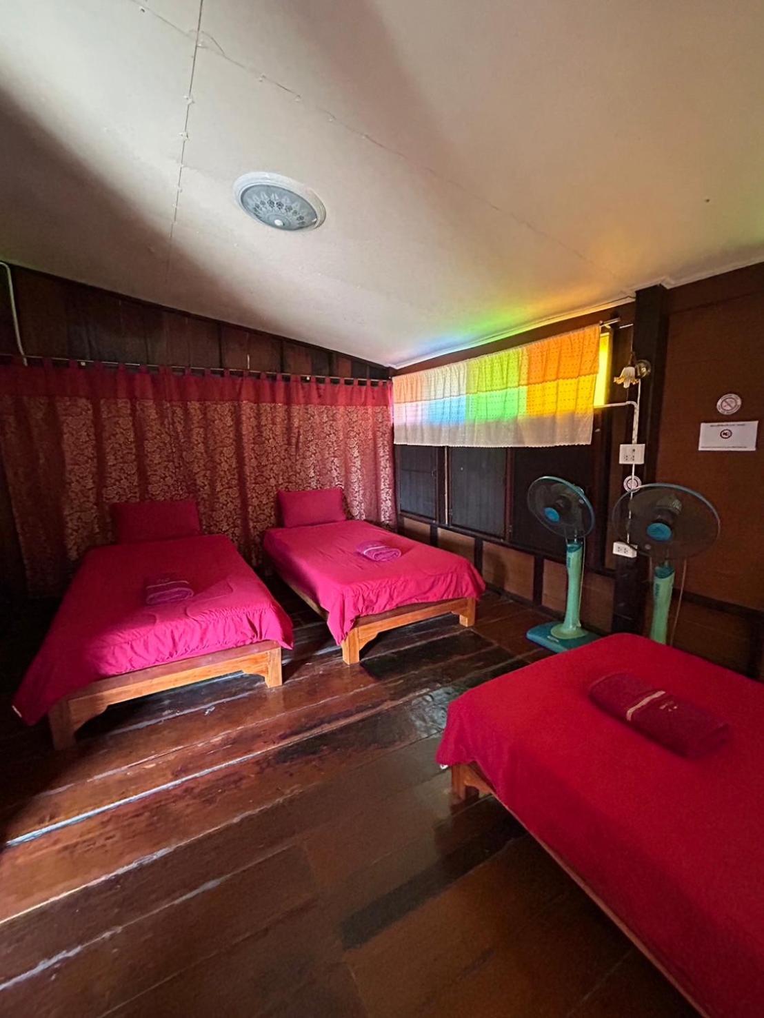 Baan Are Gong Riverside Homestay Пра Након Си Аютая Екстериор снимка