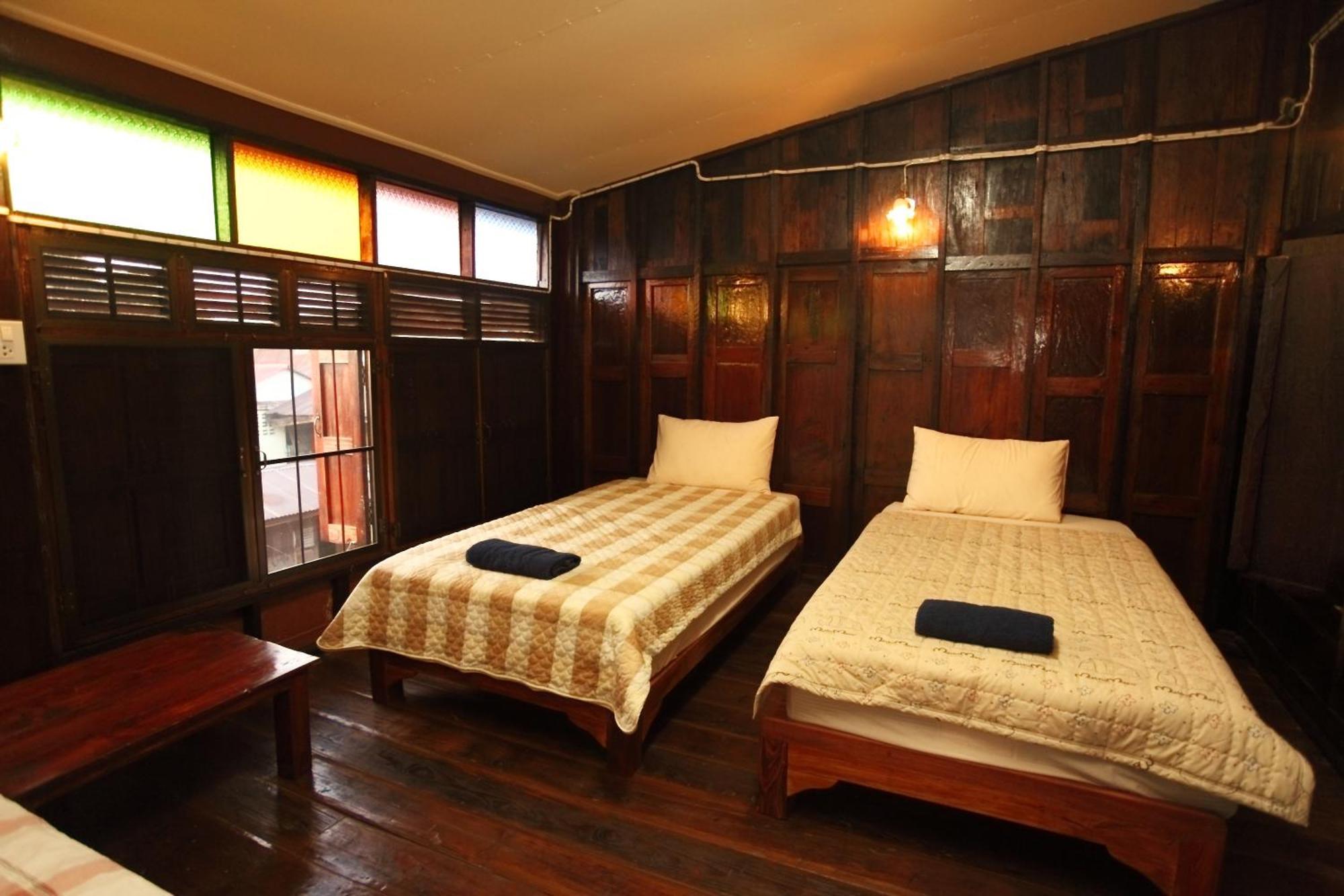 Baan Are Gong Riverside Homestay Пра Након Си Аютая Екстериор снимка