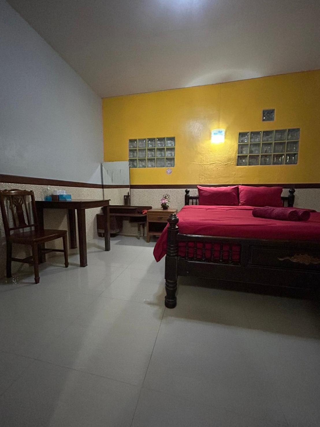 Baan Are Gong Riverside Homestay Пра Након Си Аютая Екстериор снимка