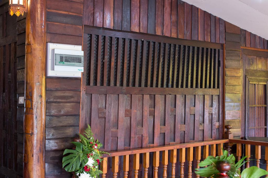 Baan Are Gong Riverside Homestay Пра Након Си Аютая Екстериор снимка