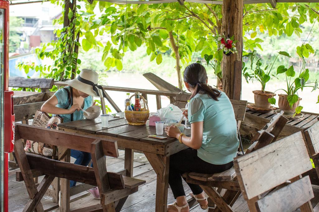 Baan Are Gong Riverside Homestay Пра Након Си Аютая Екстериор снимка